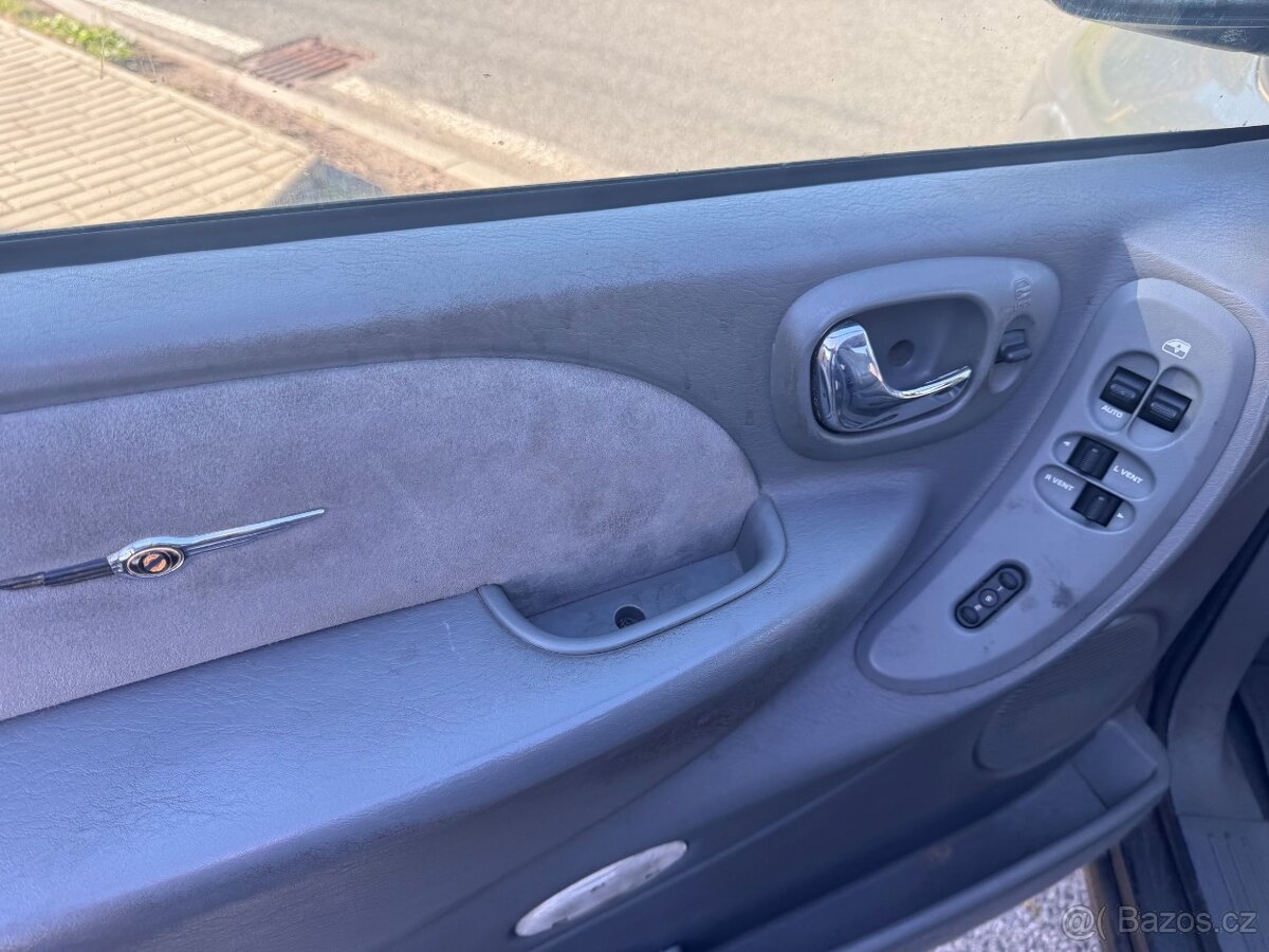 Chrysler Grand Voyager 2,8 CRDi 2005 DPH - 13