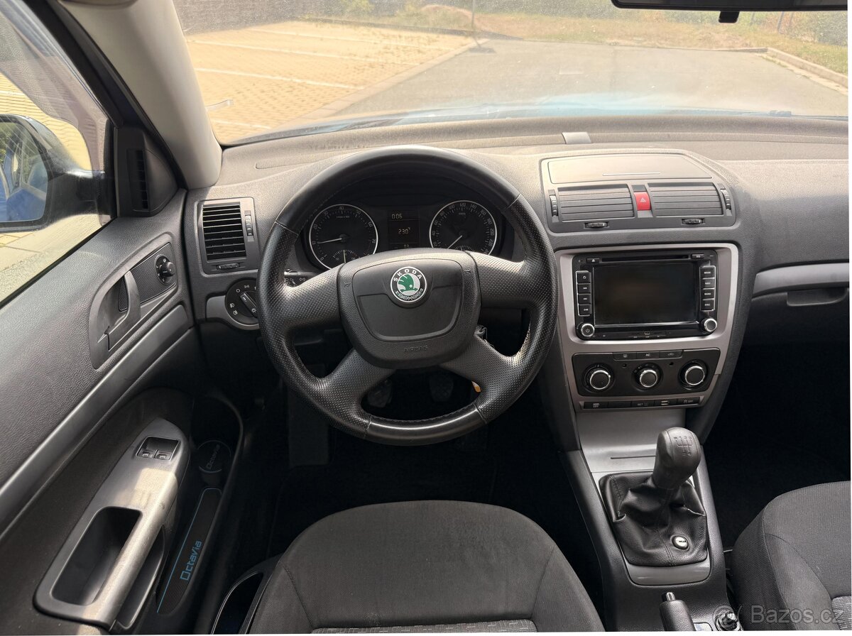 Škoda Octavia II 1.6 75kW rok 2011 - 13