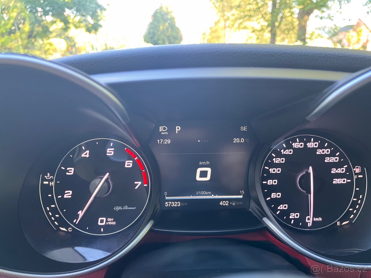 Alfa Romeo Giulia - 13