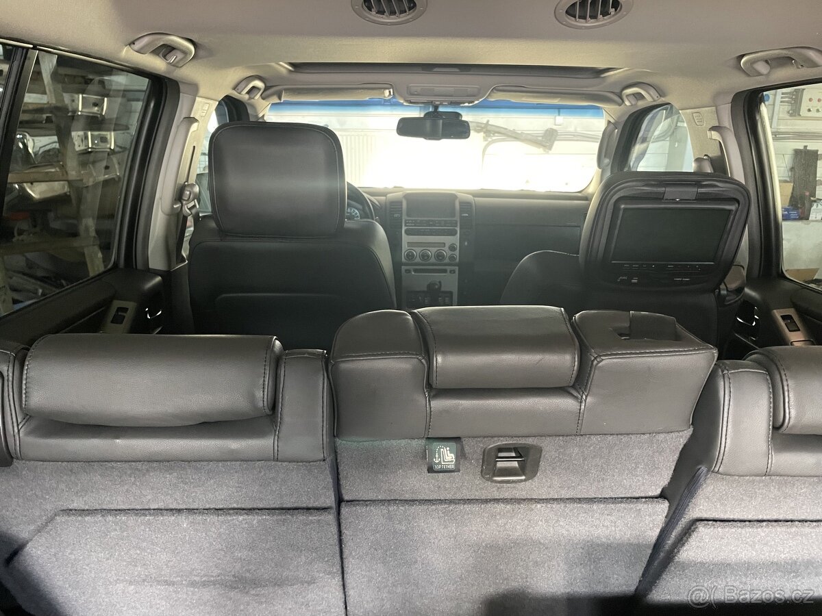 nissan pathfinder - 13