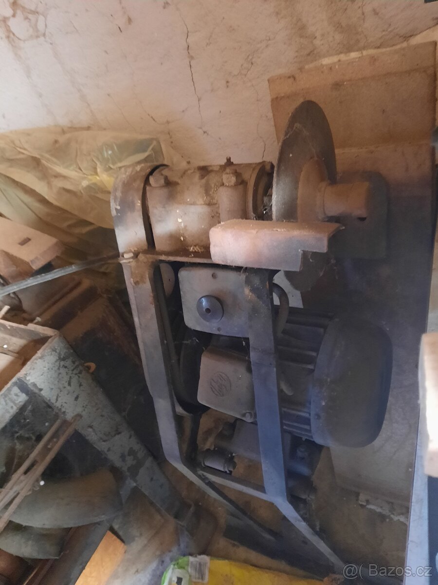 Vybavení kovárny - 13