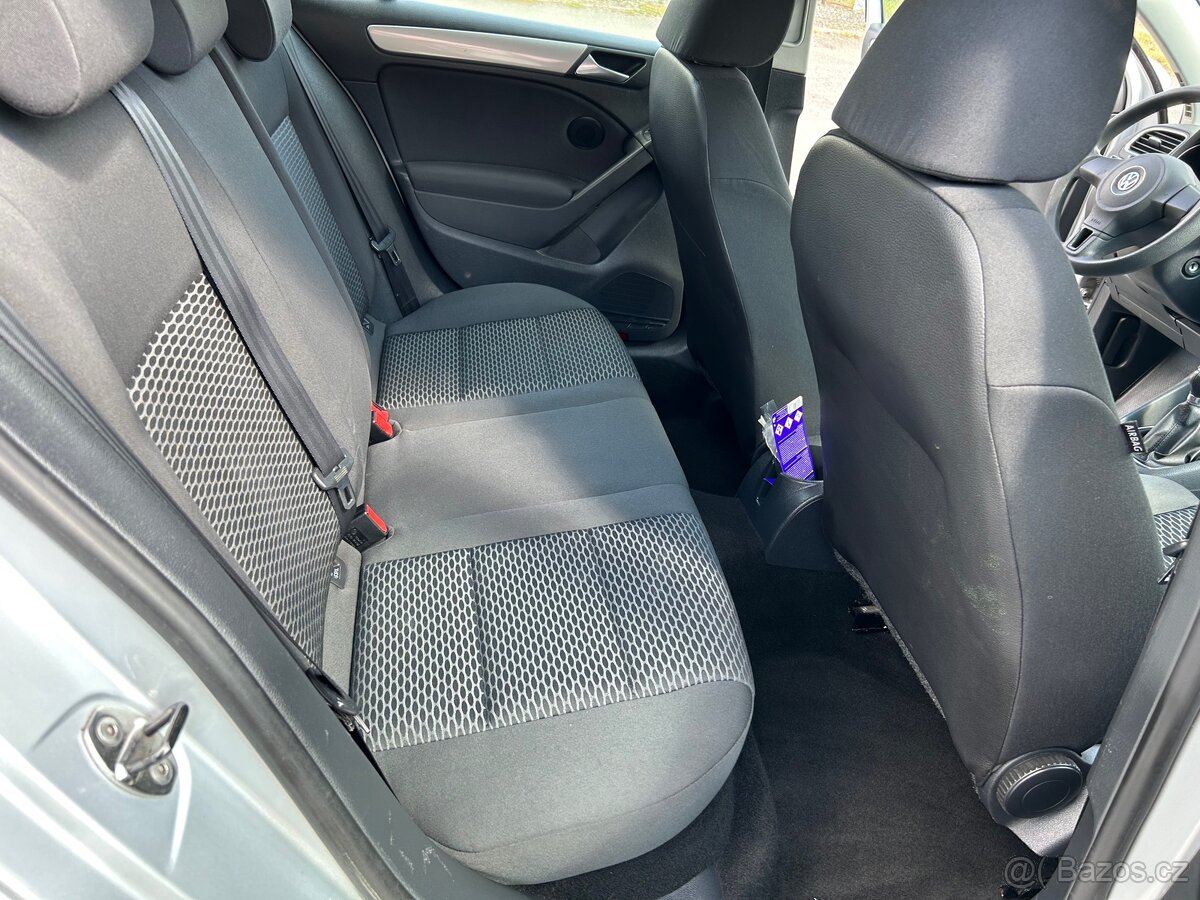 VW GOLF 1.4 MPI SERVISNÍ KNIHA 124.600 - 13