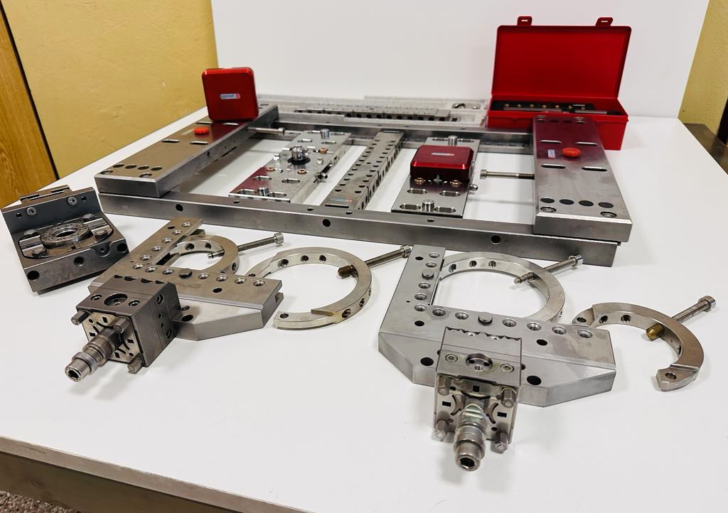 Drátová řezačka AGIE CHARMILLES CUT 2000 S + příslušenství - 13