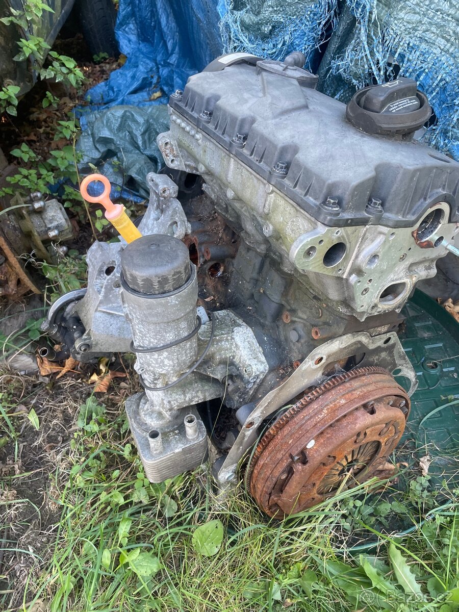 Prodám 2x Passat B5+ motor + díly + kola - 13