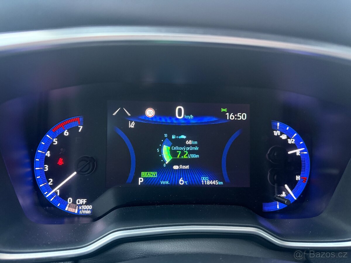 TOYOTA COROLLA 1.8 HYBRID - 13