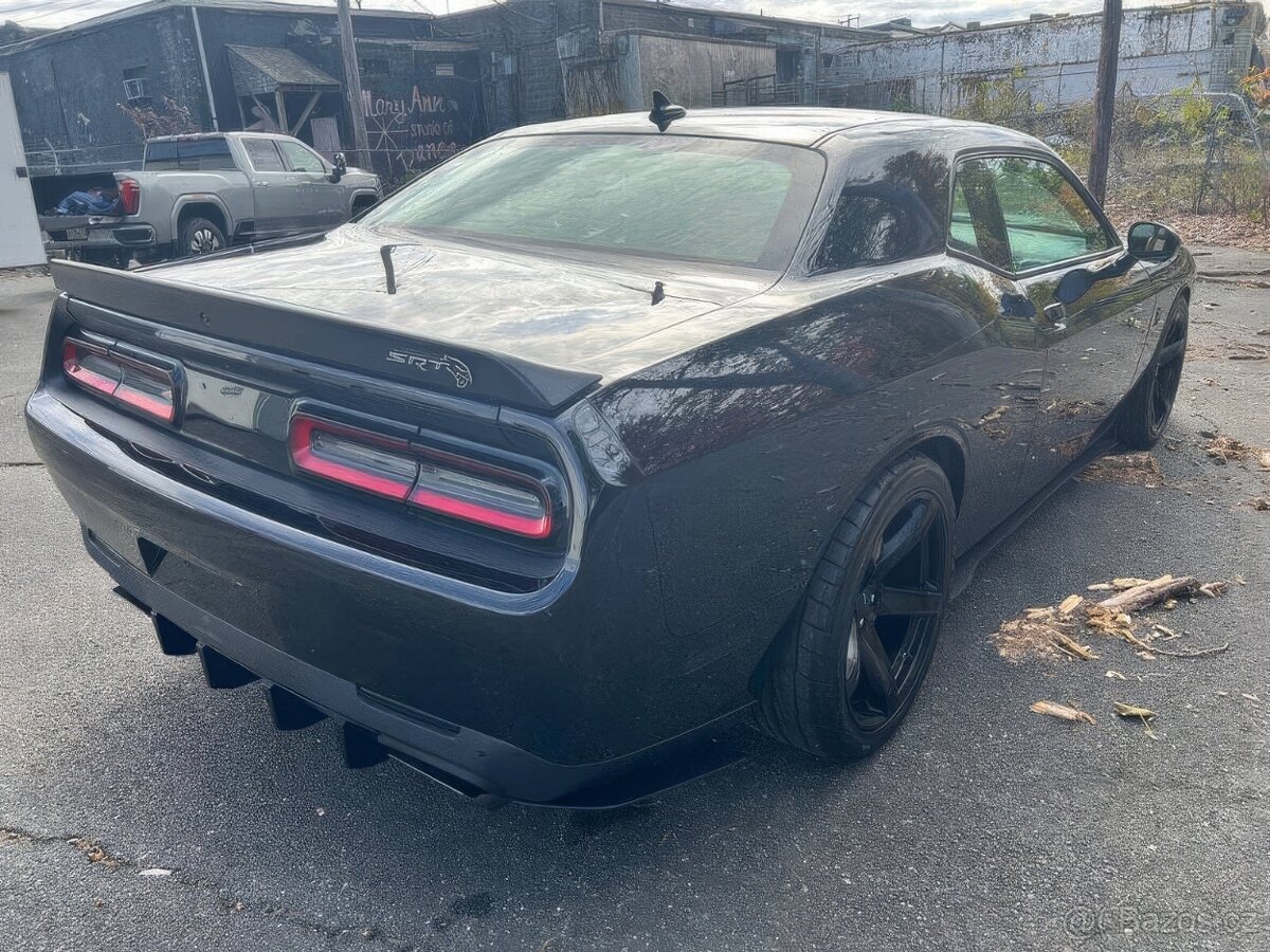 2017 Dodge Challenger SRT Hellcat - 13