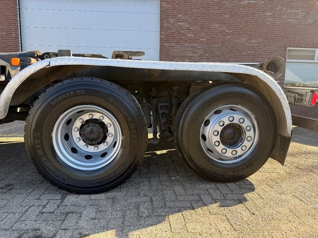 6x2 MAN hák. kont. nosič + HIAB - 13