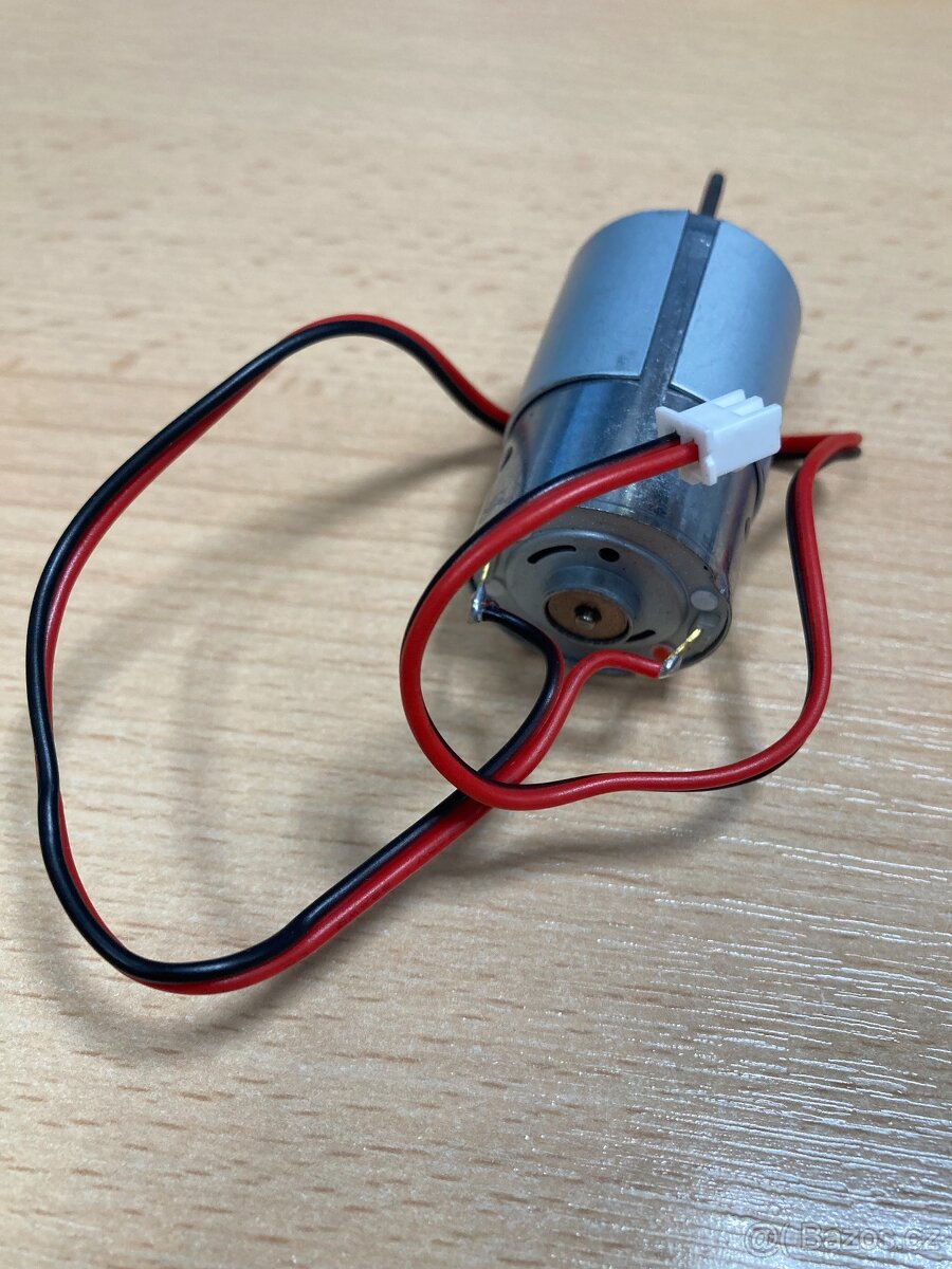 NOVÉ náhradní baterie do zavážecí loďky a doplňkové přísl. - 13