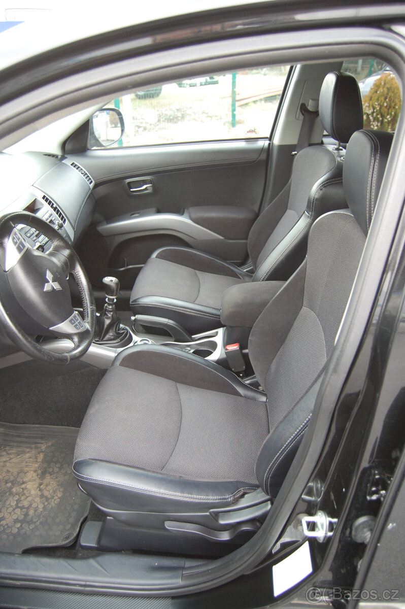 Mitsubishi Outlander - 13