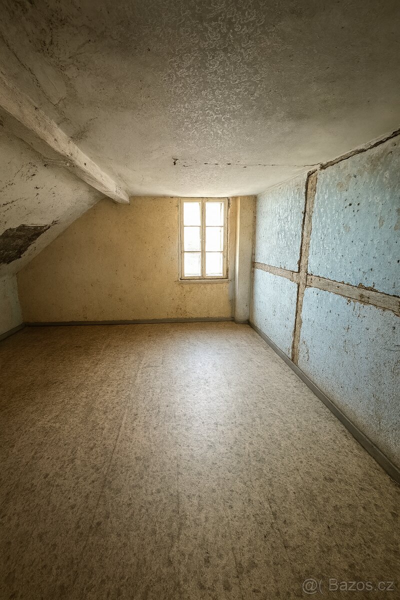 Rodinný vícegenrační dům v Rotavě - 13