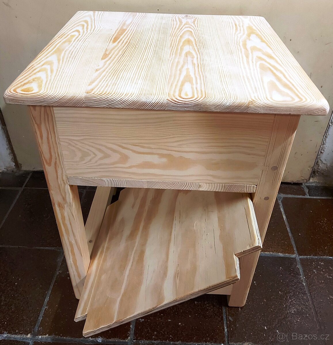 Stolička (štokrle) s úložným prostorem., - 13