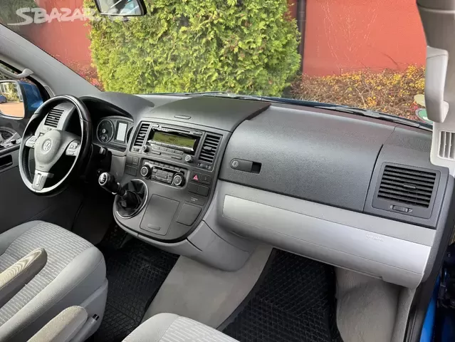 VW Multivan T5 2.0 TDI 103kW,7.sedadel,Webasto,Tažné,Comfort - 13