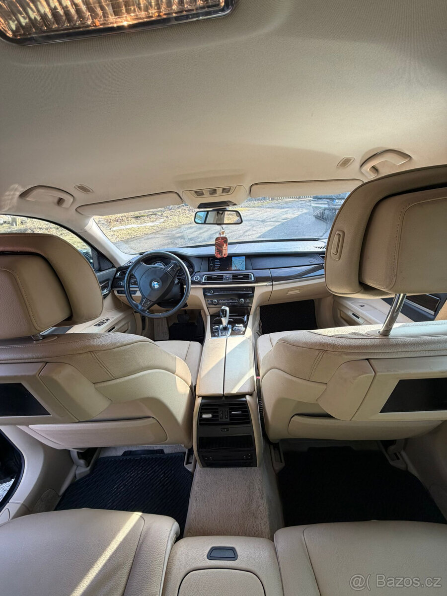 BMW 730D LONG 170kW – max. výbava, po servisu - 13