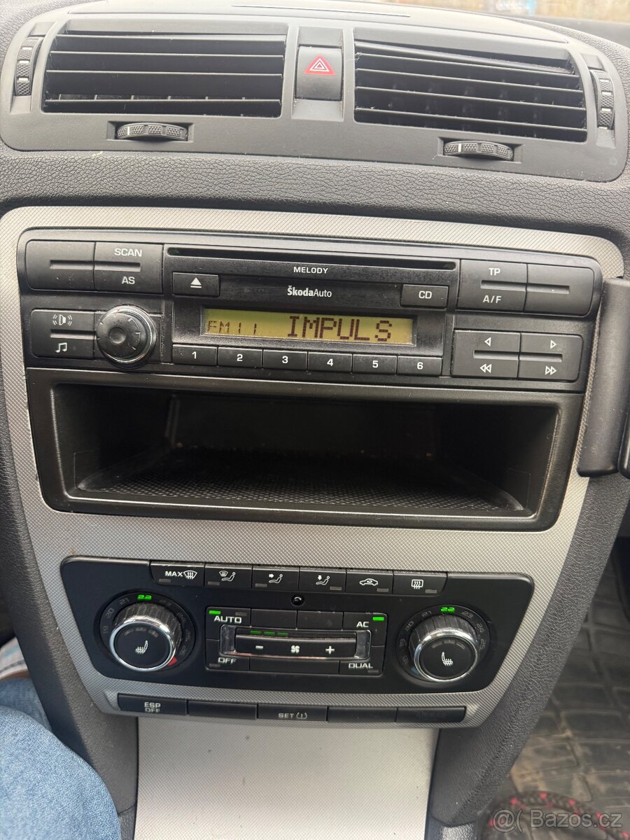Škoda Octavia 2,0 TDI AUTOMAT KŮŽE TAŽNÉ ZIMNÍ I LETNÍ KOLA - 13
