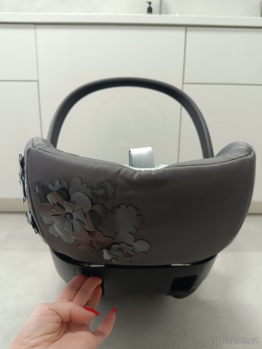Cybex autosedačka a báze - 13