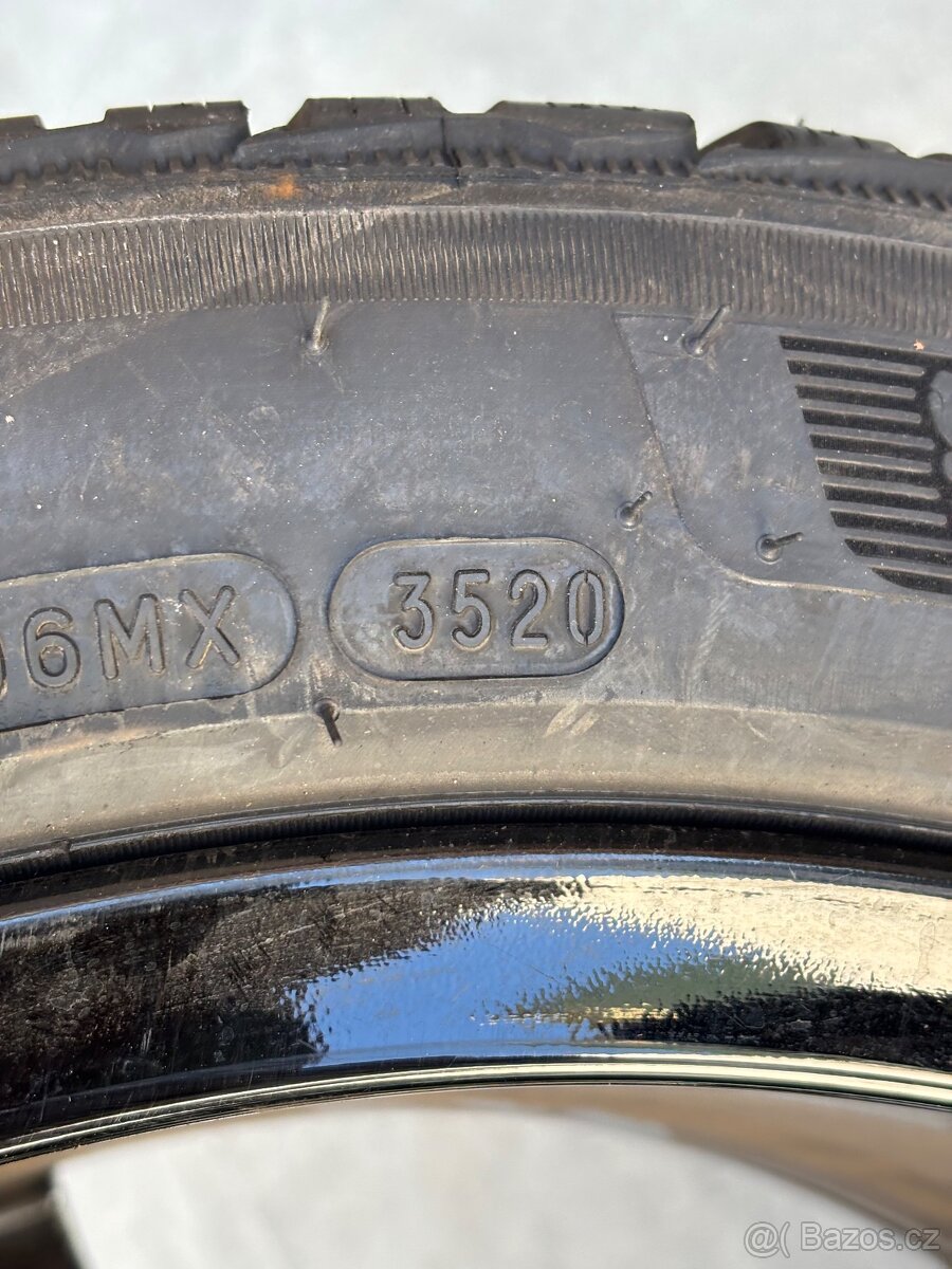 W205 C205 Mercedes Alu Kola R18 Zimní Michelin - 13