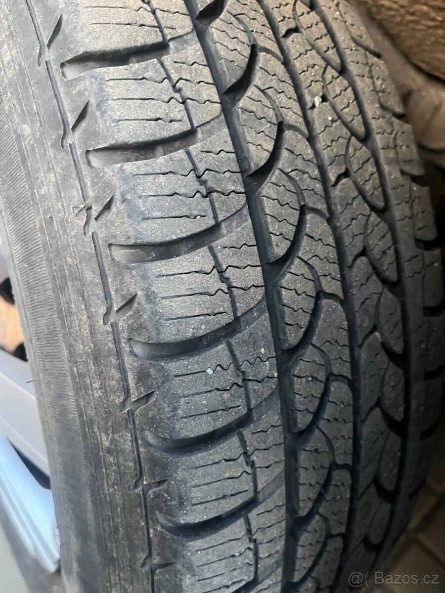 VW Transporter T4 2,5TDI 75Kw , 9 míst - 13