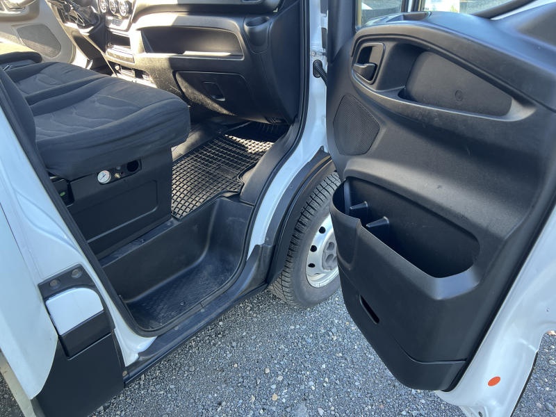 Iveco Daily 3.0,35S17,8p.,čelo,klima,DPH - 13