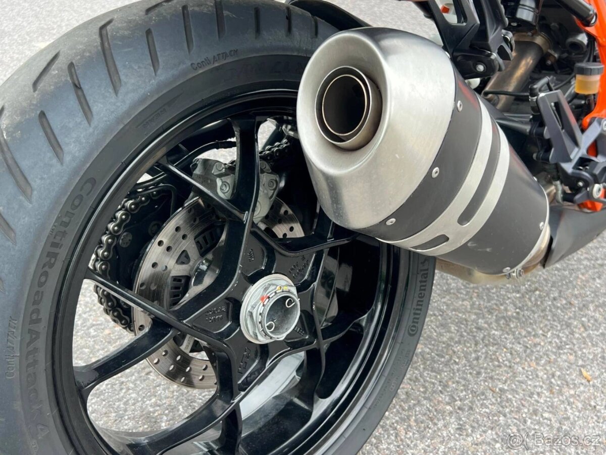 KTM 1290 Super Duke R - 13