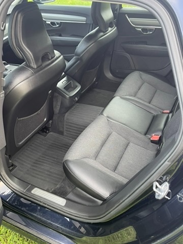 Prodám Volvo V90 D4 AWD - 140 Kw - 13