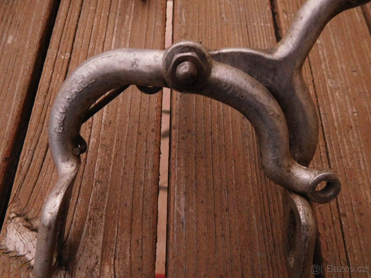 Světlo a díly. - 13