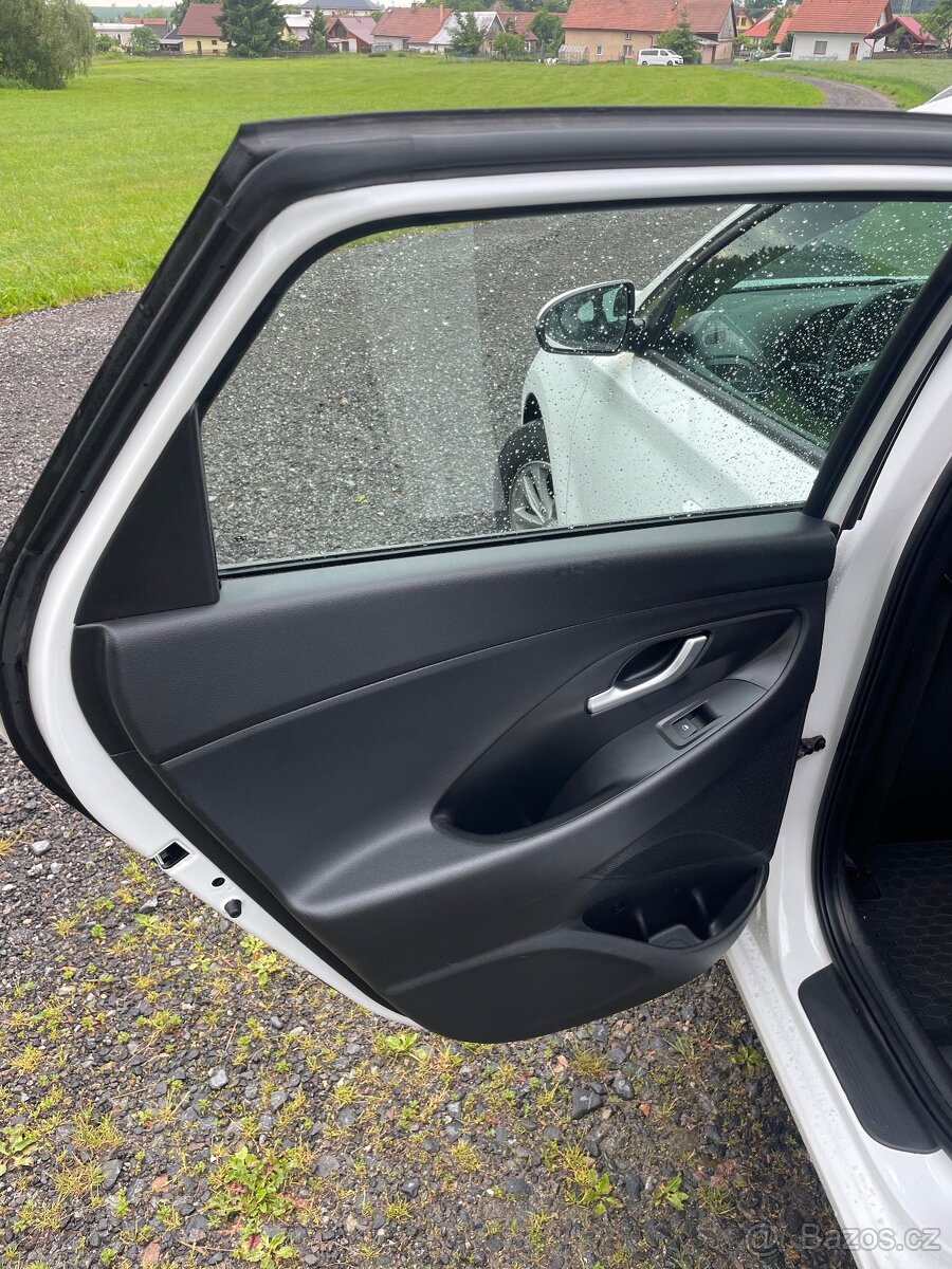 Hyundai i30 85kw 1.6crdi - 13