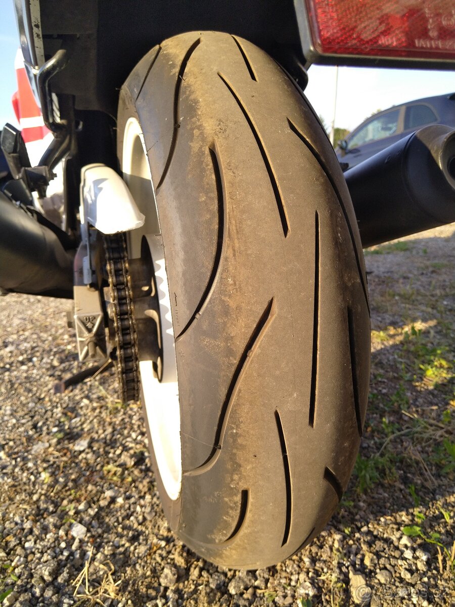 Honda CBR 1000F - 13