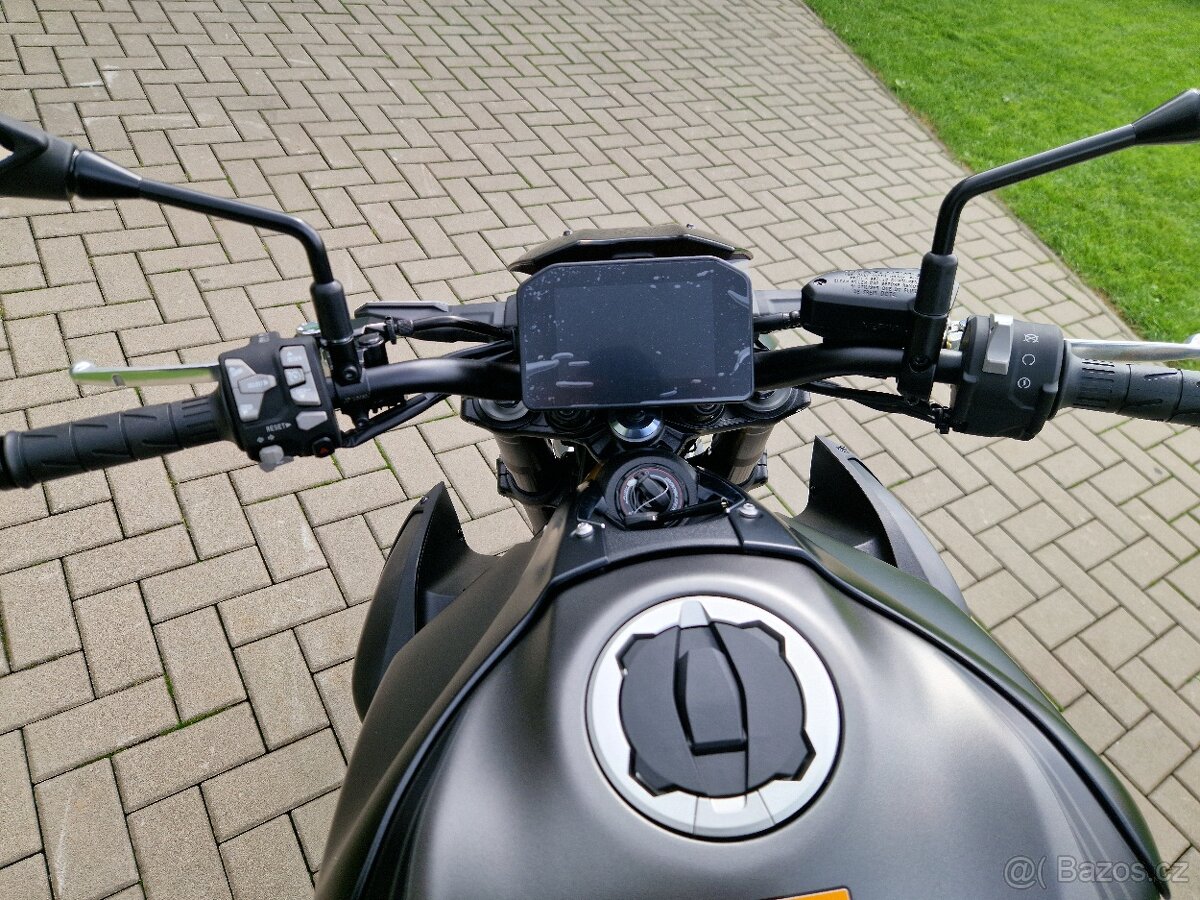 Kawasaki Z900 Černá Matná model 2026 - Nový Motocykl - 13