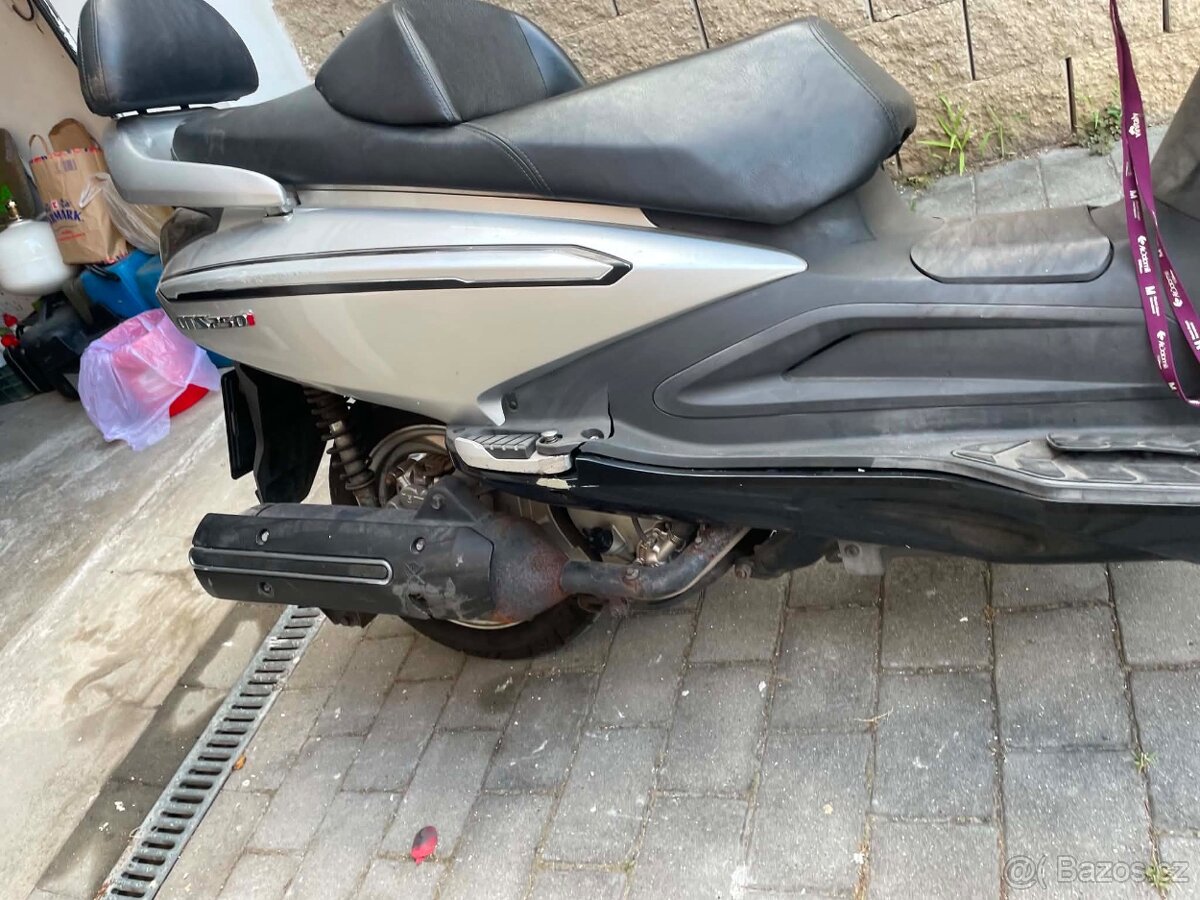 SYM 250 Joymax - 13