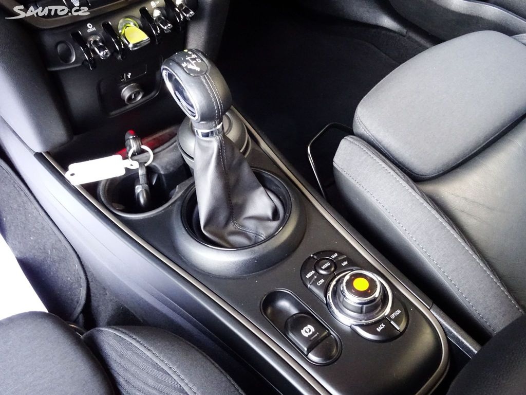 MINI Countryman 1.5i A/T COOPER SE PLUGIN HYBRID - 13