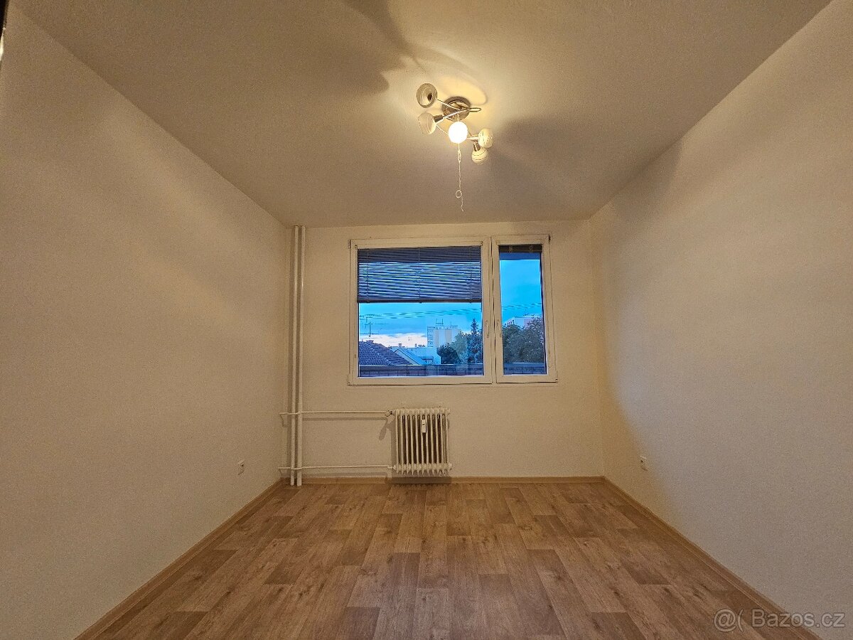 Pronájem bytu 3+1 s balkonem, Tyršova, Bělá pod Bezdězem - 13