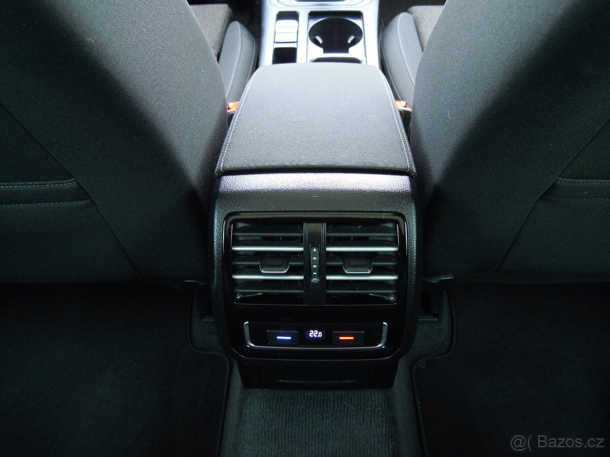 Volkswagen Passat 2.0TDi COMFORTLINE - SERVIS - 13
