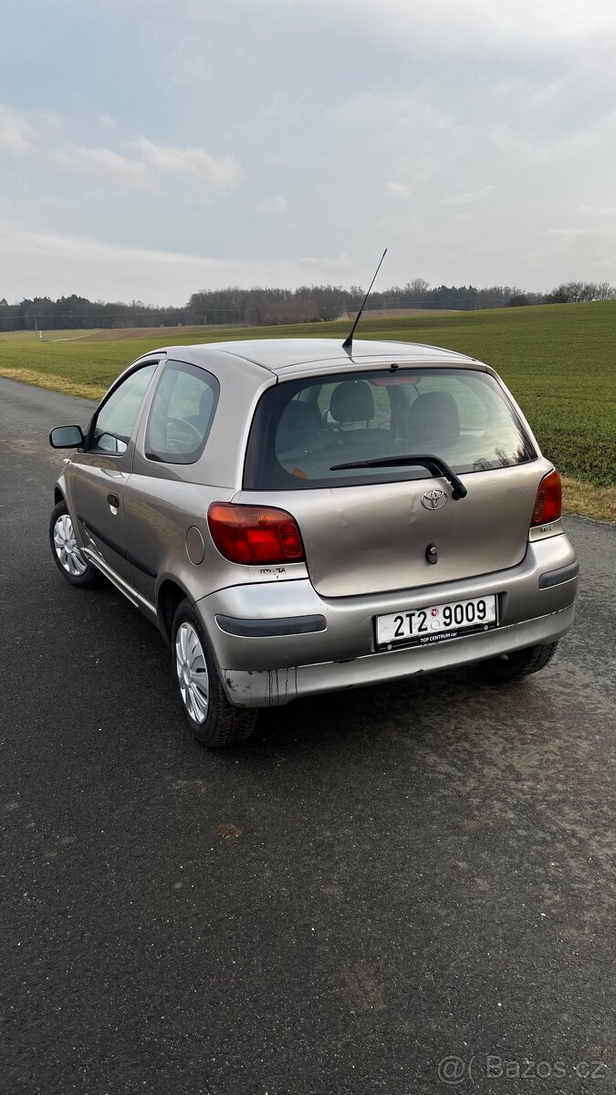 Toyota Yaris 2003 - 13