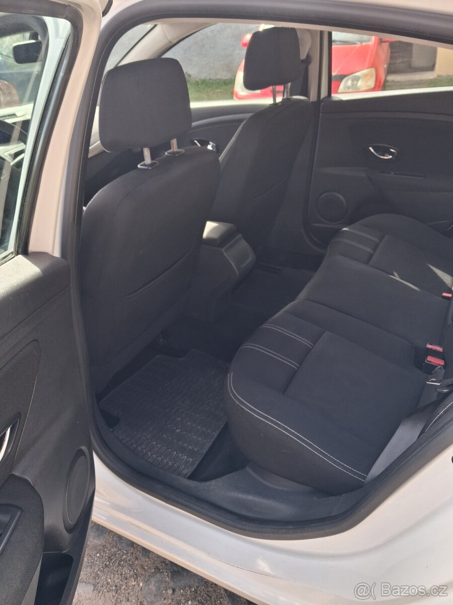 Renault Fluence 1.5dci - 13