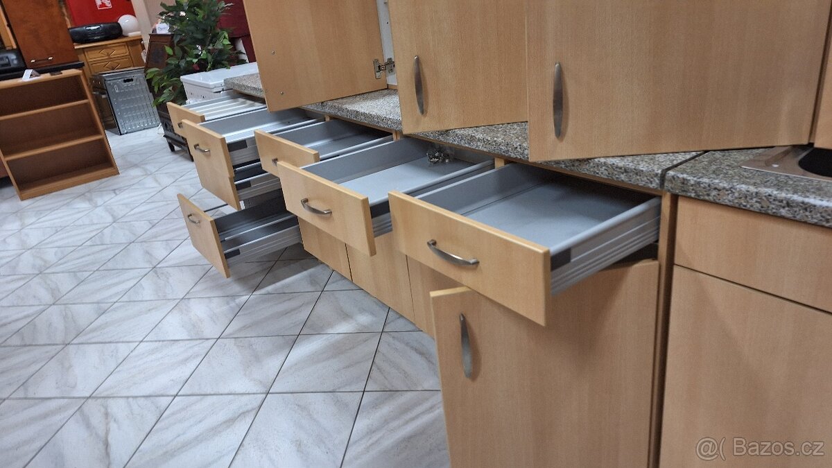 Kuchyňská linka německé výroby - 13