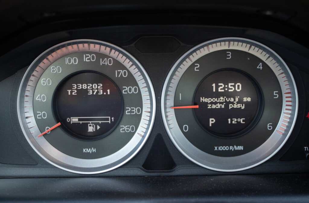 Volvo XC60 2.4D Momentum, 120kW (2011) - 13