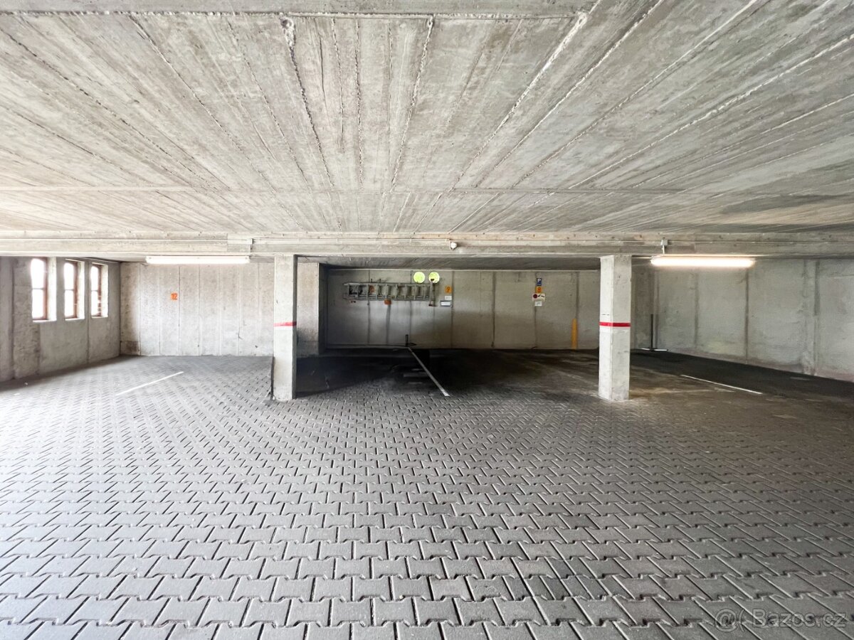 Prodej bytu 2+kk s garážovým stáním - 13