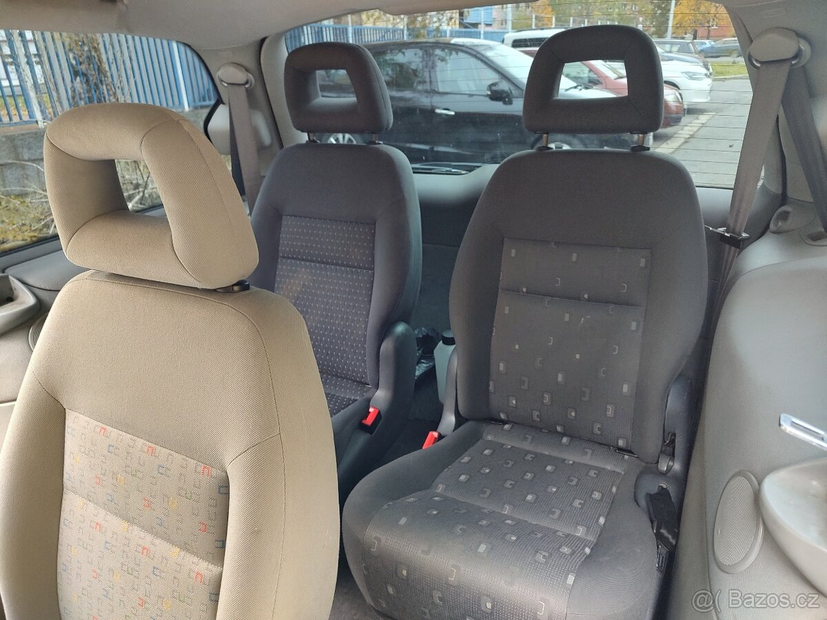 Sharan 1.9 TDI 7 míst - 13