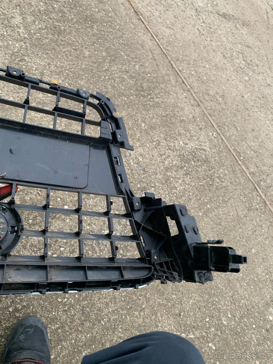 Maska a5 07-11 8T0 mrizka do nárazníku znak - 13