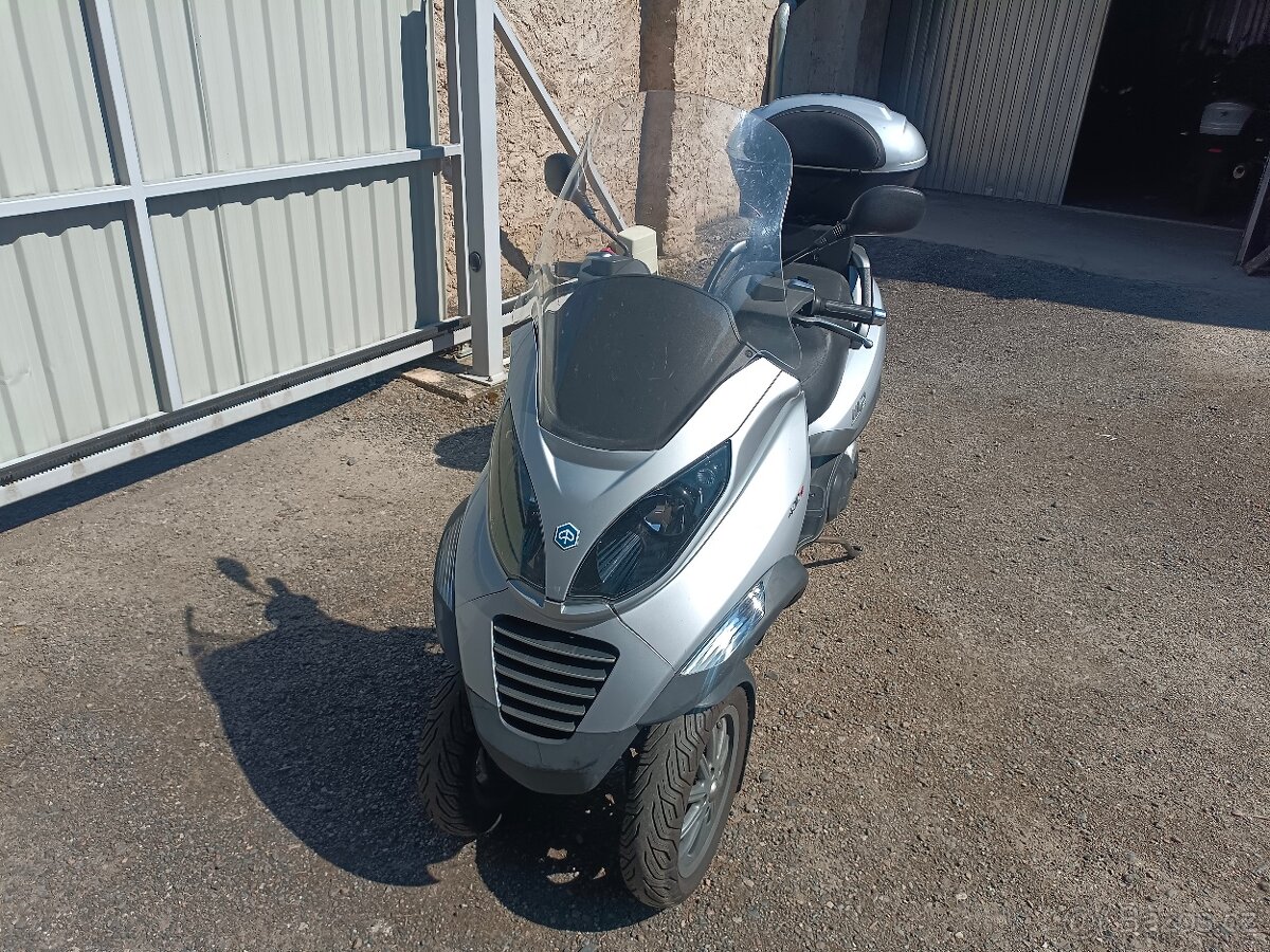 Piaggio MP3 400 stříbrná - 13
