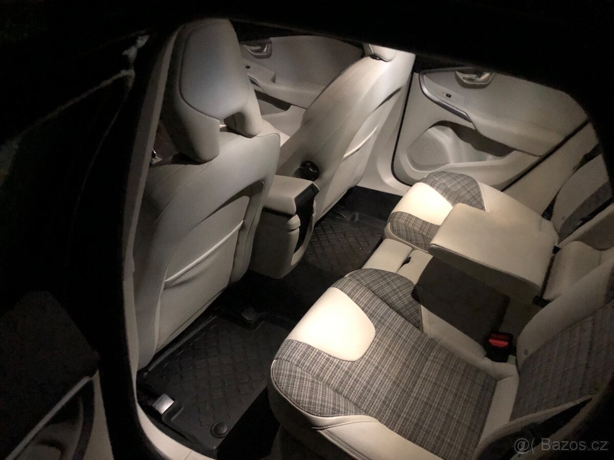 Volvo V40 D3 R.v. 2018/6 - 13