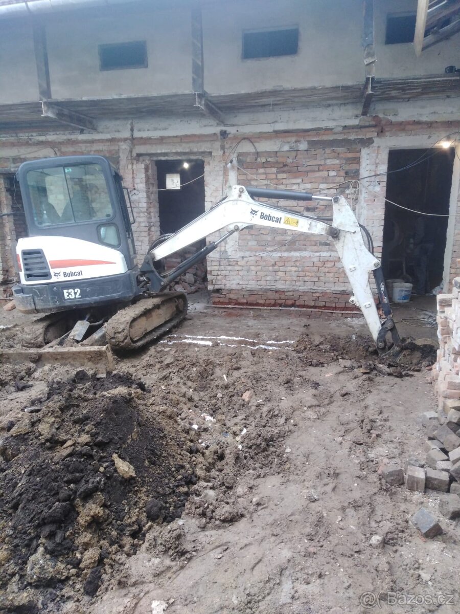 Zemní práce s kontejnery - 13