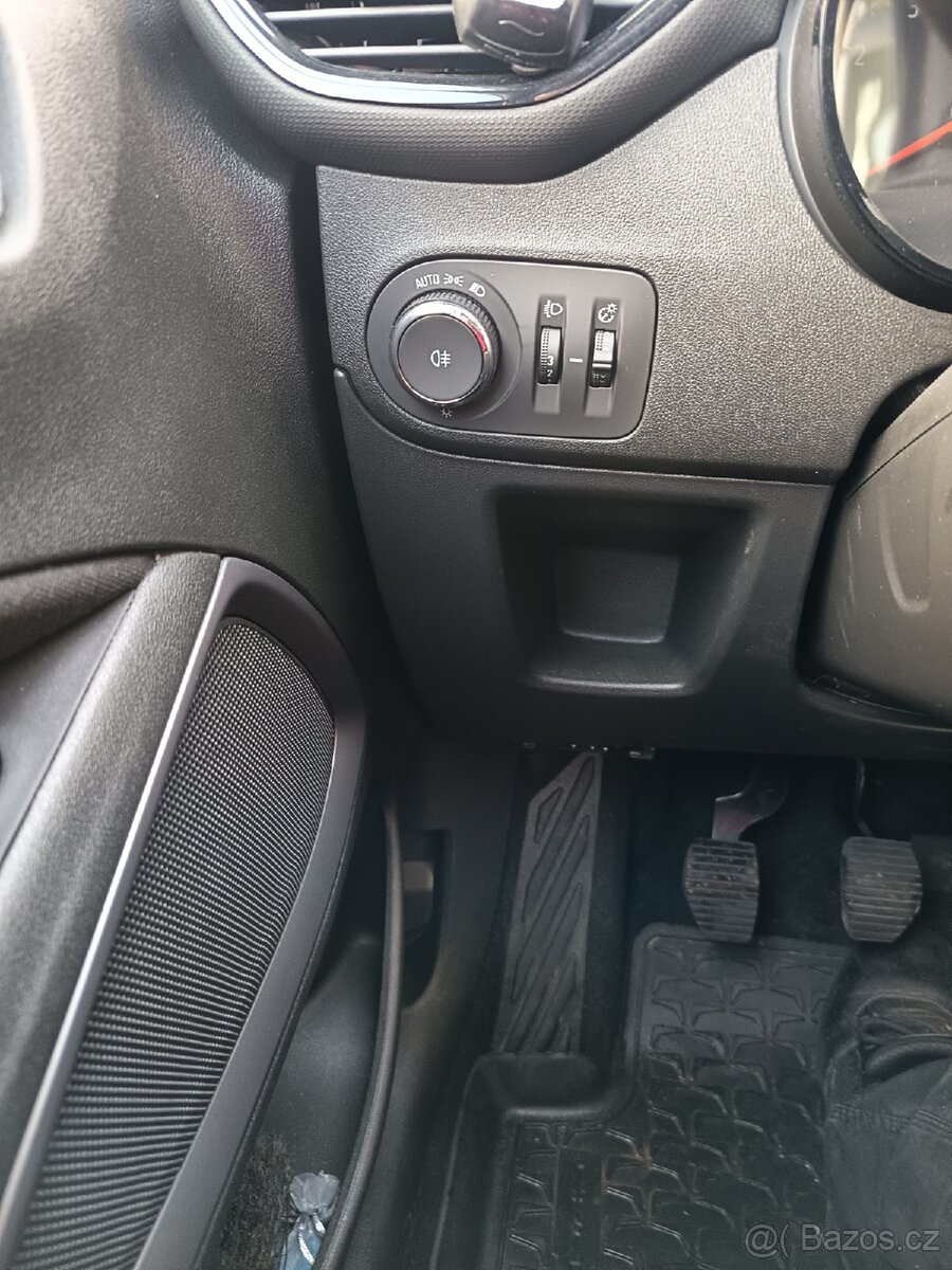 Opel Crossland - 13
