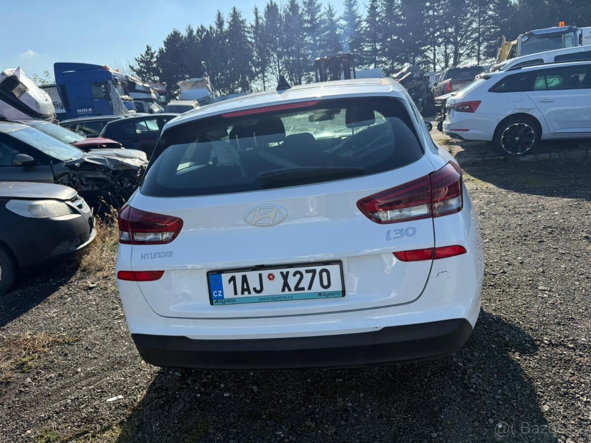 Hyundai I30 combi 1.5i automat2025 5000km - 13