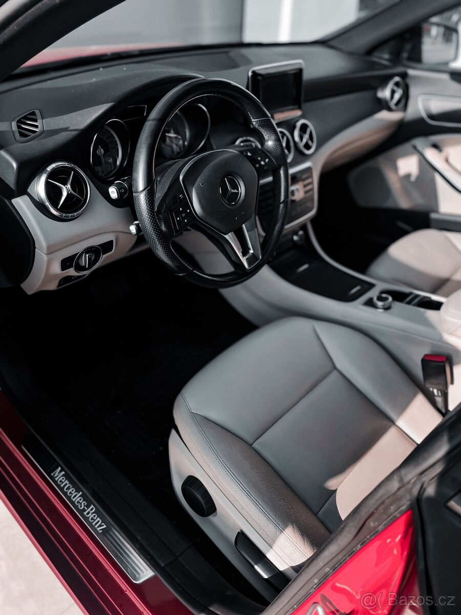 MERCEDES-BENZ CLA 180 AMG line - 13