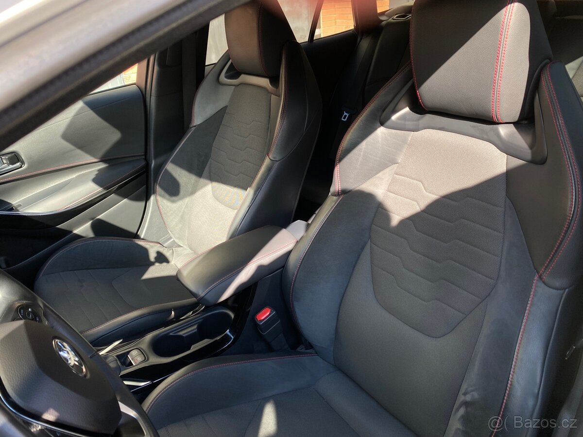 Toyota Corolla 1.8 Hybrid - 13