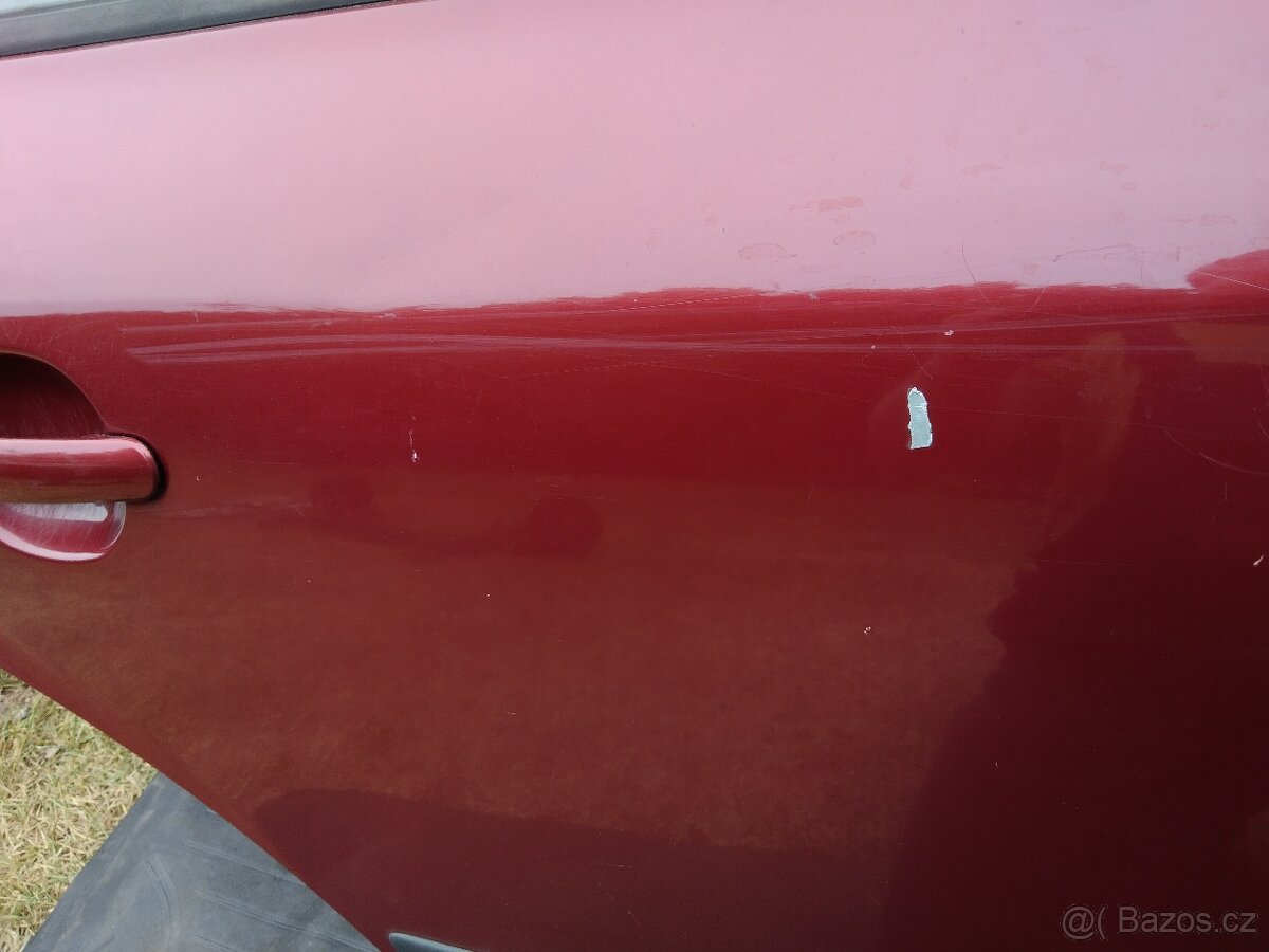 Škoda Octavia 1 sedan dveře př. + zadní levé pravé - 13