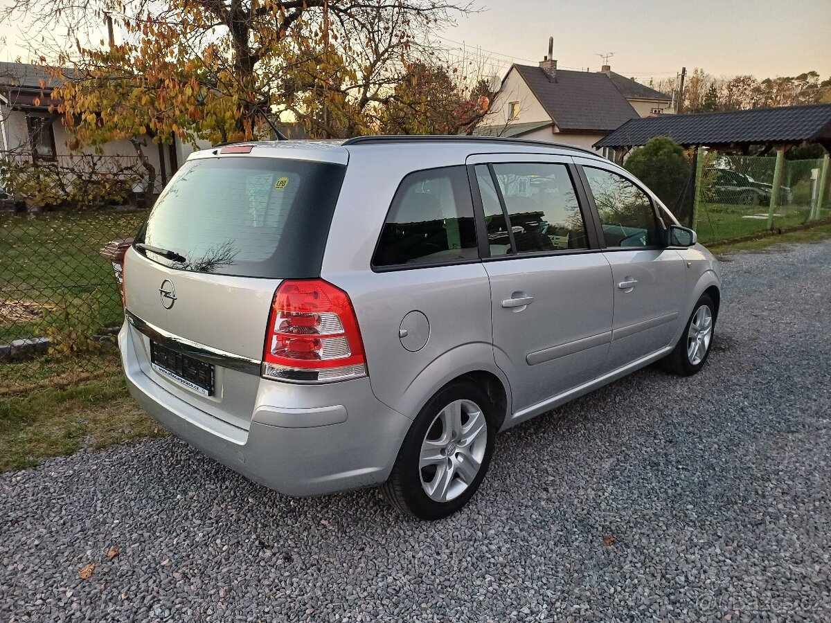 LPG ... 7 místné..Benzínová Opel Zafira 1.8 ... - 13