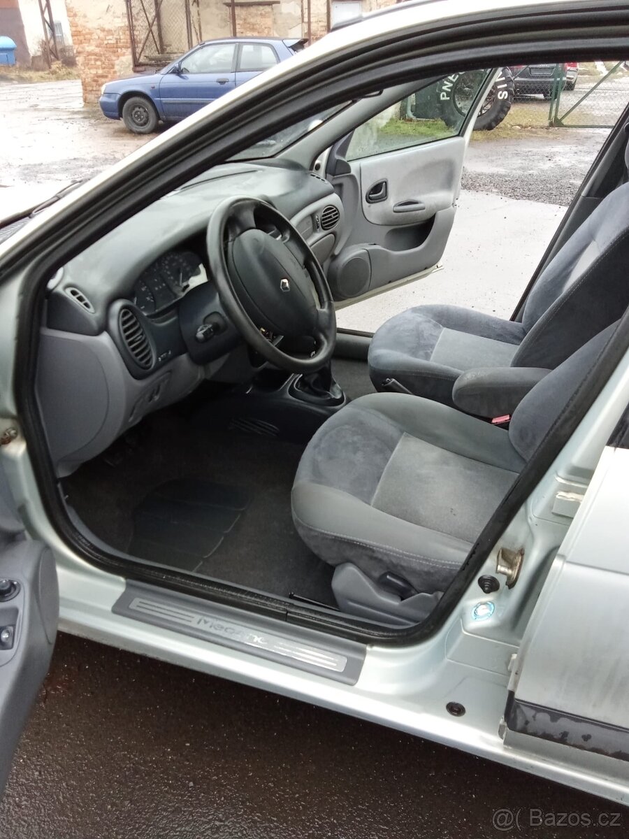 Renault Megané 1.6 16v Grandtour - 13