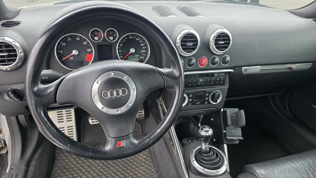 Audi TT 25 let 1 majitel 107123km - 13